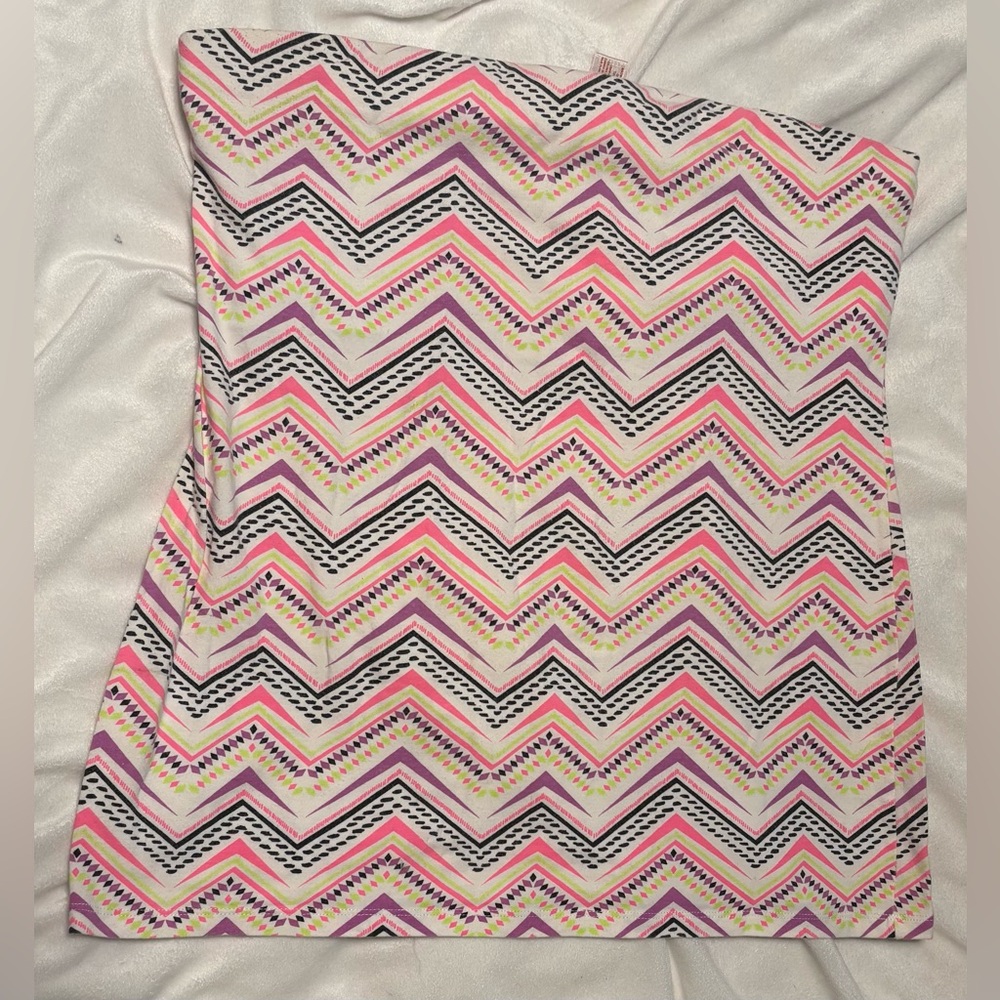 Chevron Print Tube Top in Pink, Black & White